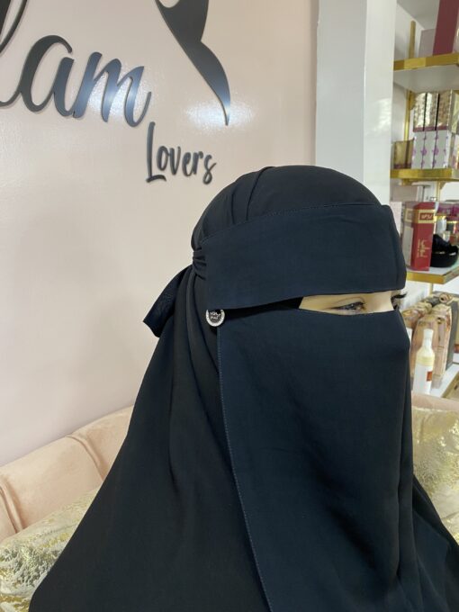 Niqab bidon ism