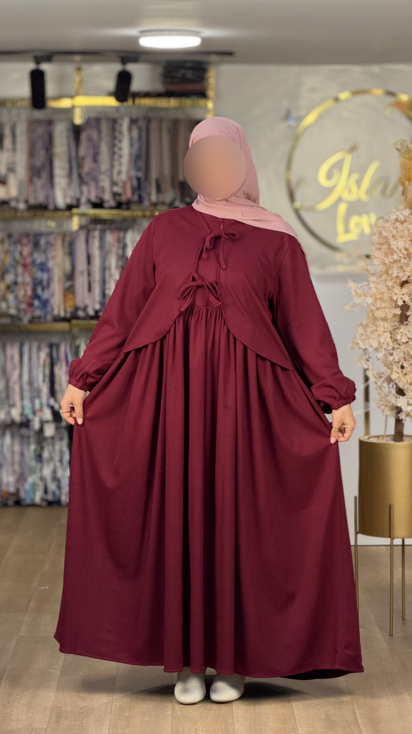 فستان يسرى